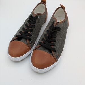 Men's Casual Brown and Gray Sneakers with Leather Accents.